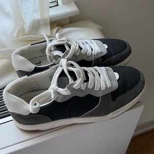 Size 8.5W Madewell Court Sneakers in Black/Gray Leather